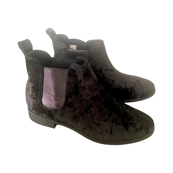 Tom’s Ella Chelsea Boots 8.5W Black Crushed Velvet Slip On Flats - Picture 3 of 8